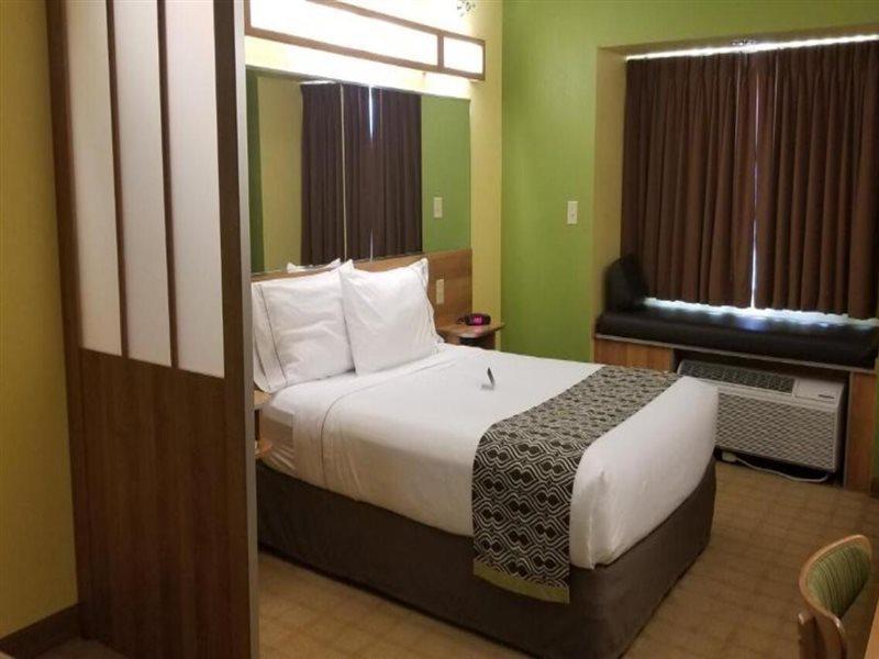 Microtel Inn & Suites By Wyndham Delphos Экстерьер фото