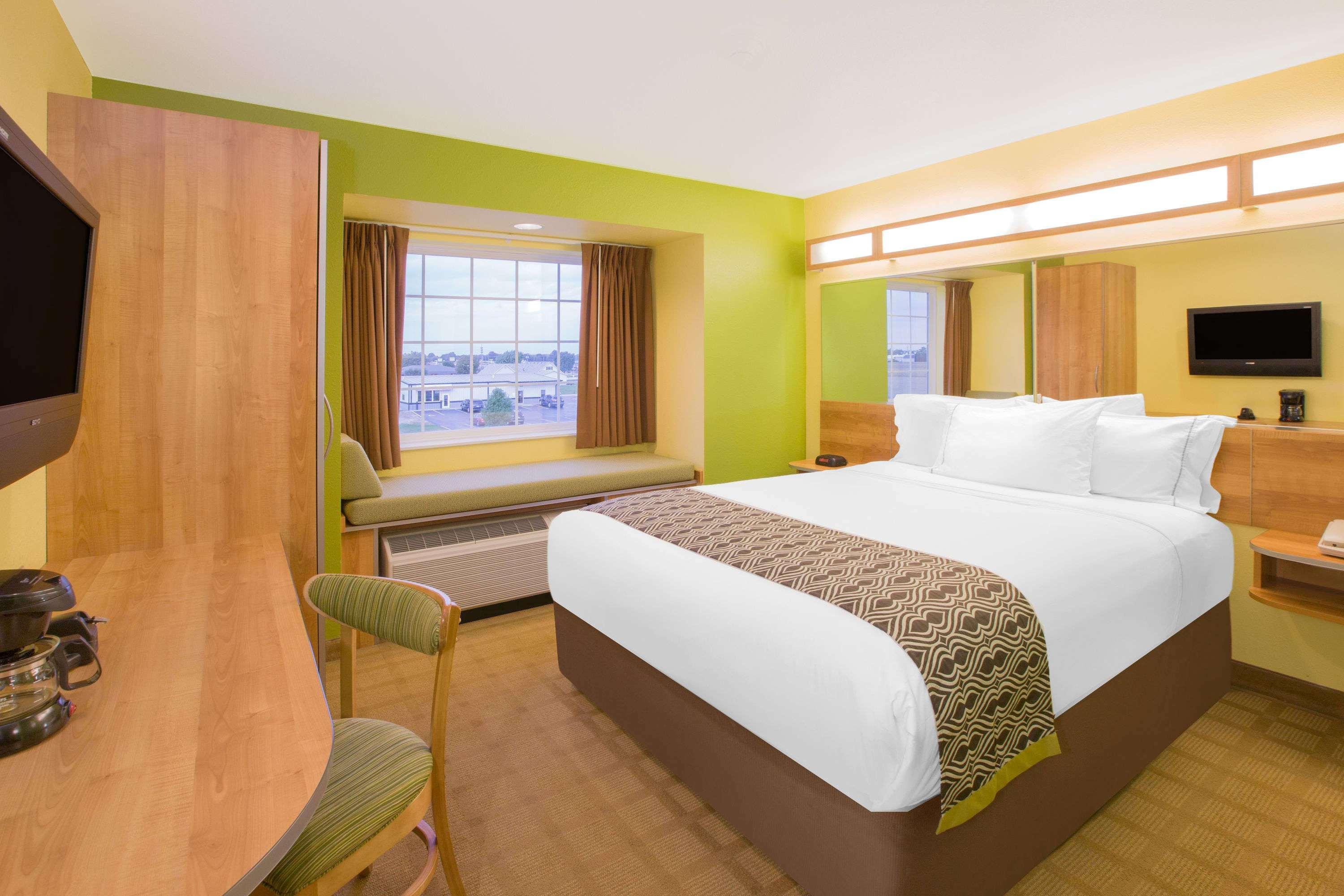 Microtel Inn & Suites By Wyndham Delphos Экстерьер фото