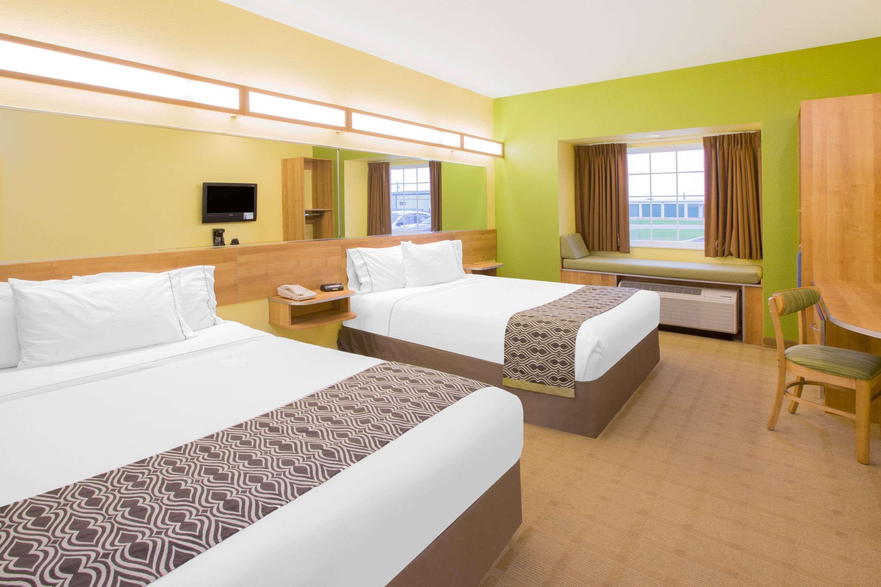 Microtel Inn & Suites By Wyndham Delphos Экстерьер фото