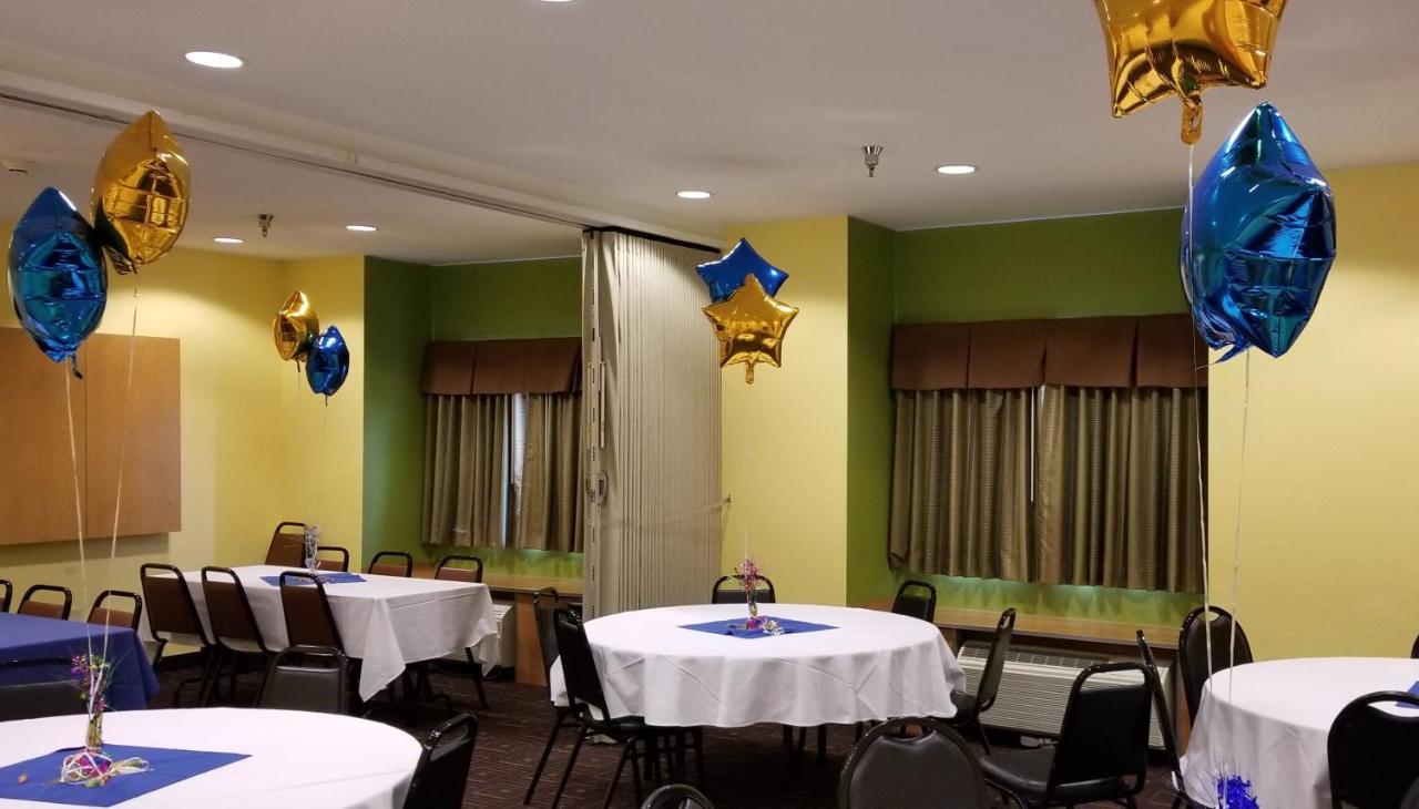 Microtel Inn & Suites By Wyndham Delphos Экстерьер фото