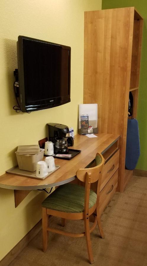 Microtel Inn & Suites By Wyndham Delphos Экстерьер фото
